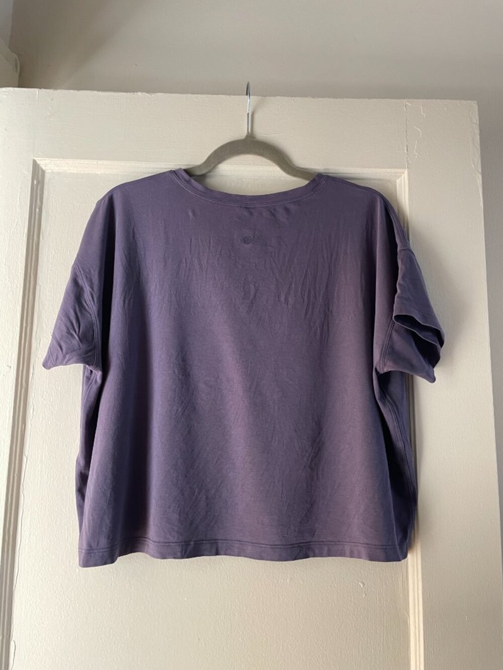lululemon Cates T-Shirt in Nightfall Purple - Picture 2 of 3